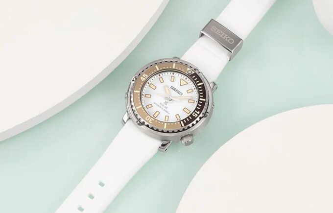 Série Prospex Solar Quartz Edição Limitada de Natal Branco